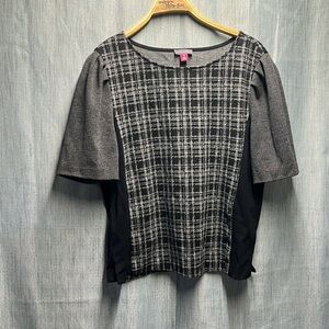 🇺🇸 Vince Camuto short sleeve blouse size medium